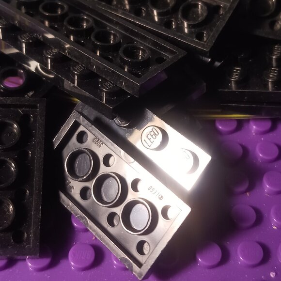 Lego - Mixed black plates 2x4 - 2.8 oz bag - Picture 1 of 4